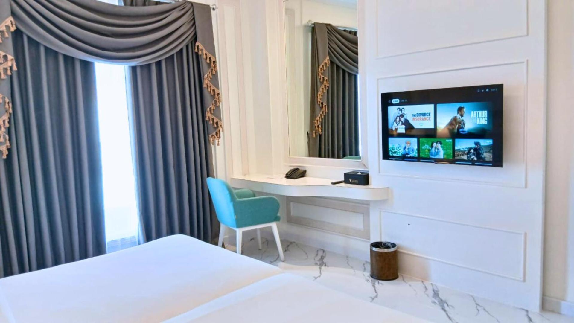 The Grantage Hotel & Sky Lounge Serpong Exterior photo