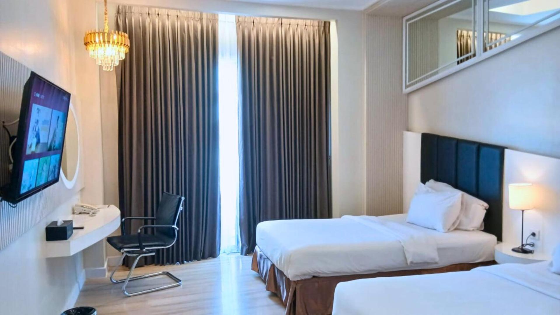 The Grantage Hotel & Sky Lounge Serpong Exterior photo