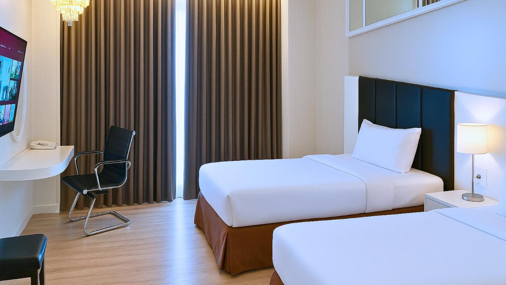 The Grantage Hotel & Sky Lounge Serpong Exterior photo